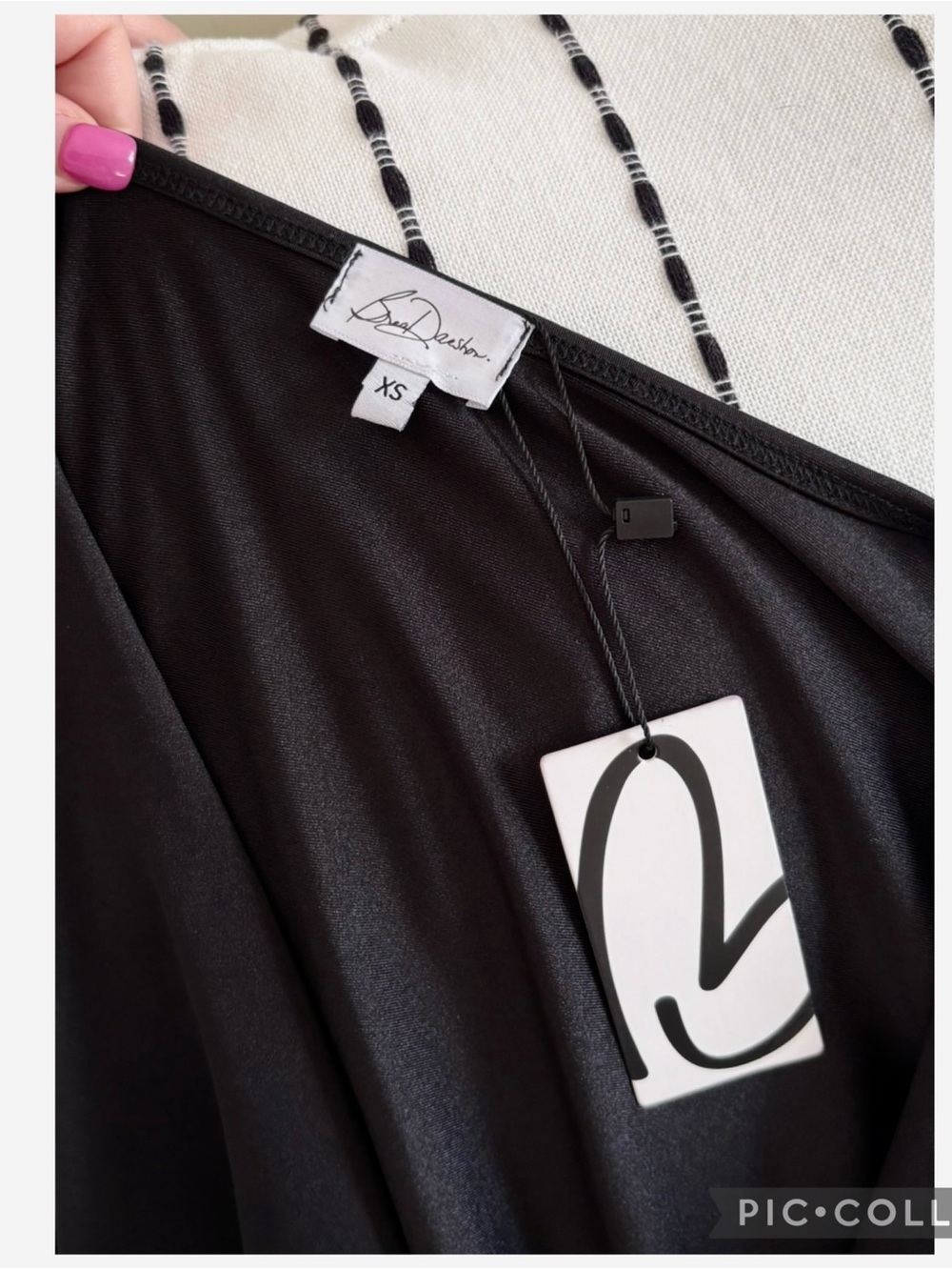 Brea Daeshon Isla Black Mini Dress XS Plunge Batwing Cape Sleeve NWT - Picture 6 of 6